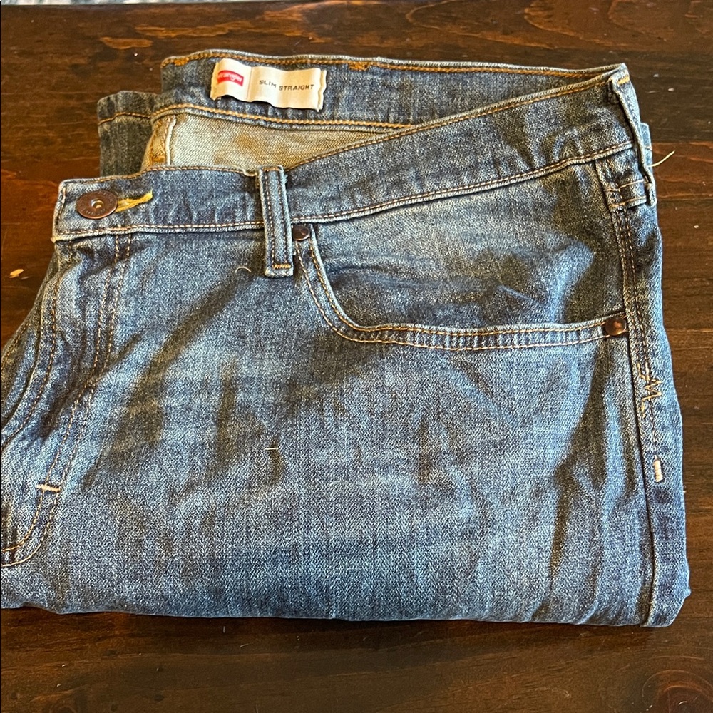 Levi's Classic Blue Jeans 38x32